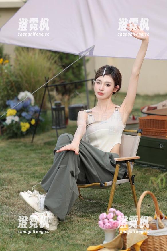 17c吃瓜下载后不再宅，隔壁小妹也爱来凑，瓜在手，世界我有！