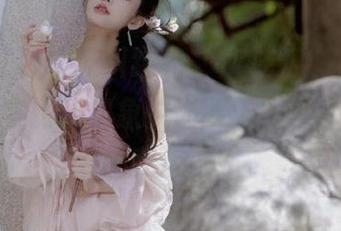 让人纠结的“17吃瓜”app官网，内容比我想象中还要无趣诶，难道瓜都变沉了？