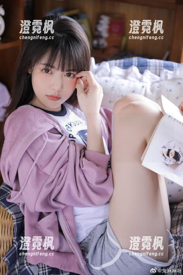 51吃瓜 我在观看“51吃瓜黑料网”的过程中,困了整整一天,但心里总有种期待感啧啧。
