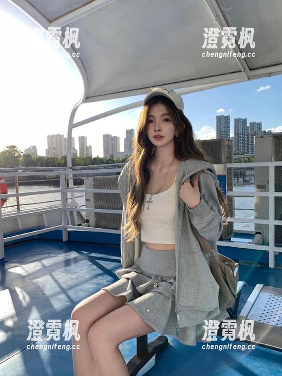 观看51吃瓜官网，仿佛置身八卦的热锅上，心里一阵阵涌动。