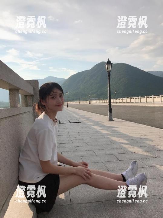 又想为这条cgw51吃瓜网站上的消息疯狂点赞，感觉心里乐开了花！