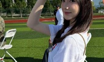 “718yulesx”app就像手里的快餐，永远有层层惊喜，就看你能不能忍住不先啃一口。
