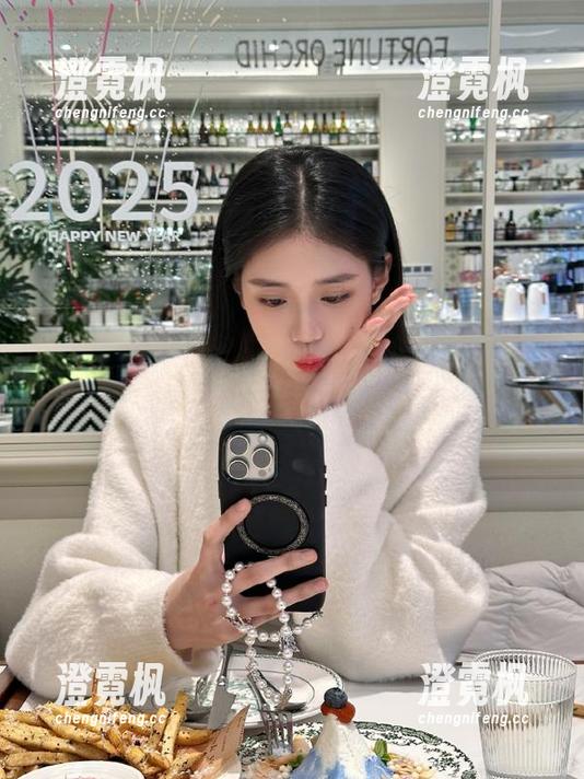 五一吃瓜 五一吃瓜发布这款APP,下载时小心别把手机拖下水哦~