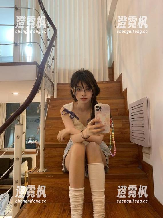 吃瓜17 吃瓜17官网:各种爆料频频上演,感觉自己置身于肥皂剧的中心。