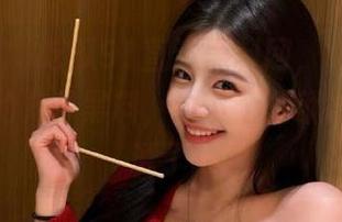 吃瓜91直达黑料网，私底下疯狂收集的八卦黑料，过下个月就能编成小说了…