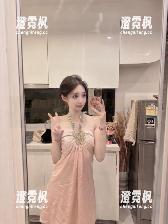 91吾爱吃瓜，只想在入口等，看看路过的吃瓜人形态各异！