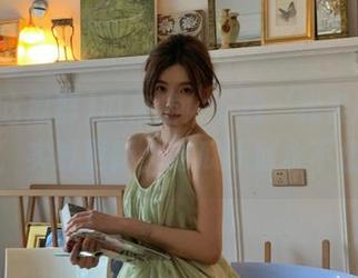 瓜来啦！下载‘我要吃瓜群’，实时更新，吃瓜计划永不止！