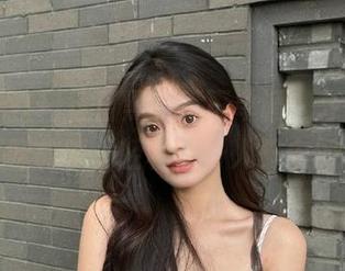 每日黑料不再单调，分享我身边的趣味故事，轻松变身人群中的焦点！