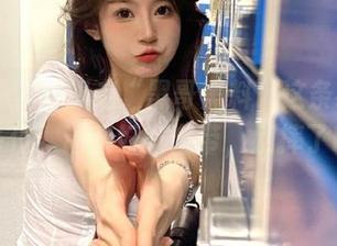 想走“黑哥黑料”这条线路？但各位，请系好安全带，别摔了哦！