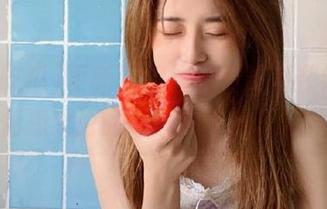 更新不停，黑料吃瓜在线女生们想讨论的话题又飞出天际！
