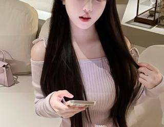 黑料吃瓜网导航：反差之美有时就藏在“正能量”里。
