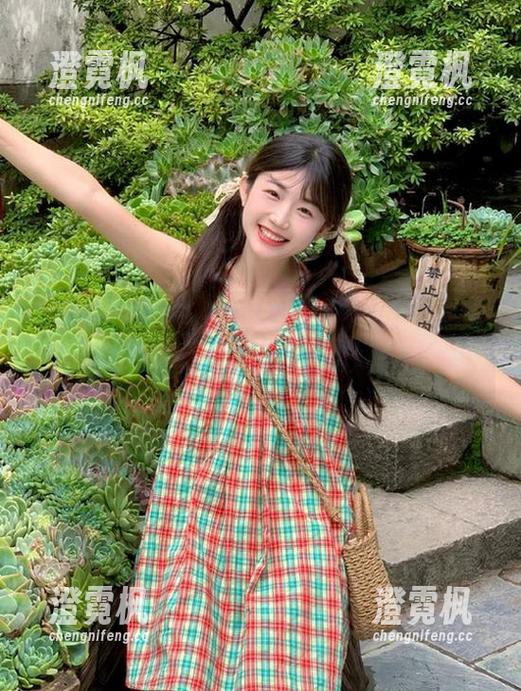 黑瓜吃料 下一波瓜来袭,别忘了“黑瓜吃料”app吸收新鲜材料哦!